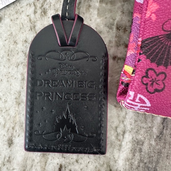 Disney Dooney & Bourke Mulan Crossbody Bag NEW rare - Picture 8 of 9